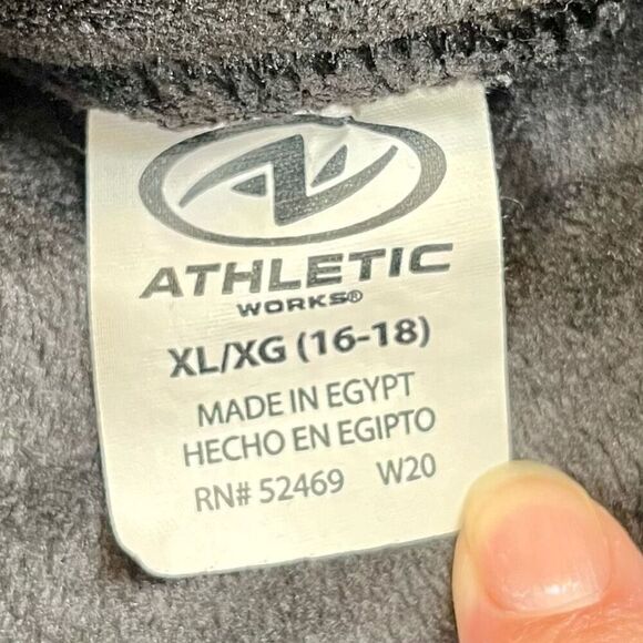 Athletic Works Women’s Black Athleisure Velour Top 16-18 - Picture 8 of 11